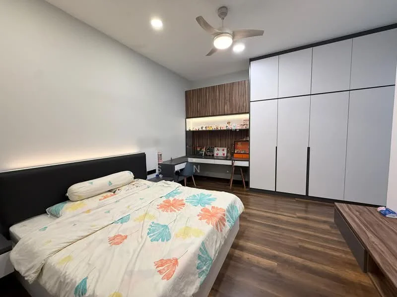 Bedroom features: queen-size bed with floral bedding, wooden flooring, ceiling fan with light, built-in wardrobe with grey and wood finish, study desk with shelving, decorative items on shelves, wall-mounted light, neutral painted walls; style: modern.