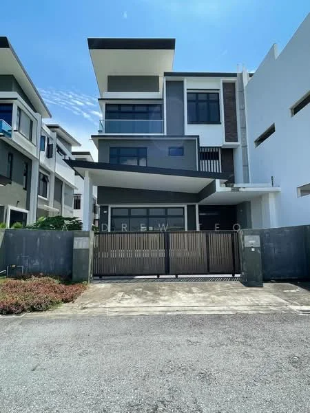 Exterior type: detached bungalow; features: modern facade with a mix of materials, flat roof with overhangs, large windows, horizontal slats on upper level, concrete driveway, metal gate, manicured landscaping, two-storey structure, white and grey exterior, balcony on upper level; style: modern.