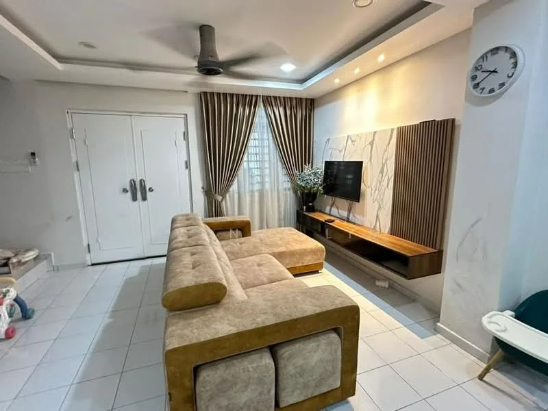 Living features: 3-seater fabric sofa in beige, wall-mounted TV, wooden TV console, decorative wall paneling, floor-to-ceiling curtains in brown, white painted walls, recessed ceiling lights, ceiling fan, clock on wall, tile flooring; style: modern.