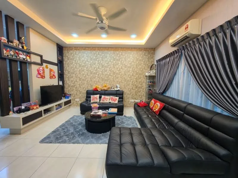 Living features: black leather sectional sofa, 2-seater black leather sofa, round coffee table, area rug with geometric pattern, wall-mounted TV, TV console with storage, 5-blade ceiling fan with light, recessed LED downlights, grey accent wall, curtains with sheer and blackout layers, decorative wall shelves, decorative items on shelves; style: modern.