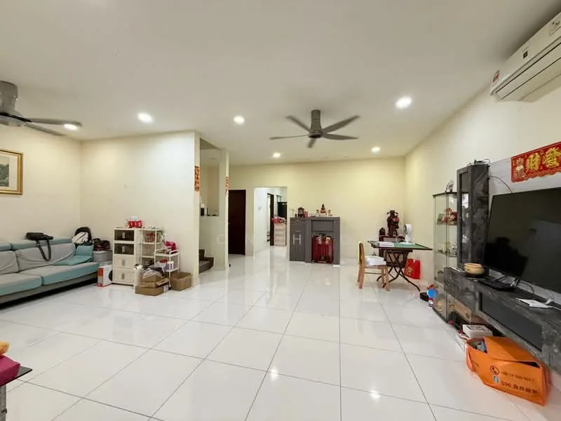 Living features: light-colored walls, white tiled flooring, 5-blade ceiling fan, sofa in light blue, coffee table, TV console, wall-mounted TV, decorative shelving unit, dining table with chairs, staircase leading to upper floor, air conditioning unit; style: modern.