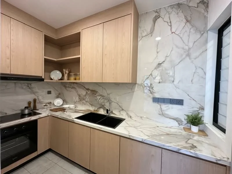 Kitchen features: light wood cabinetry, marble countertop with veining, marble backsplash, single-bowl stainless-steel sink, chrome pull-down faucet, built-in oven, 4-burner gas hob, kitchen utensils on countertop, decorative plant on countertop, grey tile flooring; style: modern.
