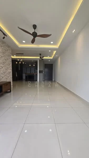 Living features: polished ceramic tile flooring, white painted walls, tray ceiling with recessed LED lighting, 5-blade ceiling fan with light, feature stone wall, open layout, large windows for natural light, neutral color palette; style: modern.