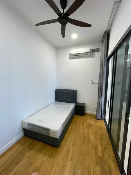 Bedroom features: single bed with grey upholstered frame, wooden flooring, white painted walls, ceiling fan with 5 blades, wall-mounted split AC unit, black bedside table, floor-to-ceiling glass sliding door, curtains; style: modern.