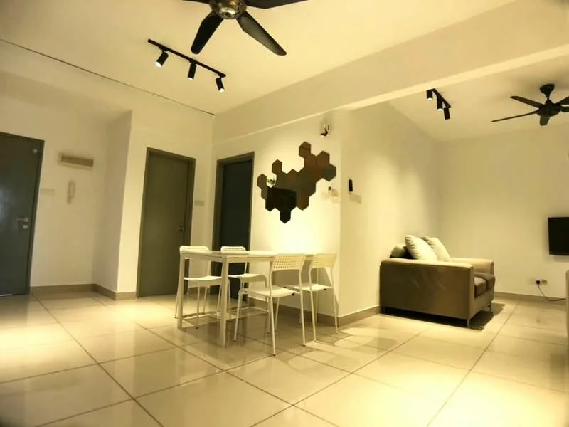 Living features: white painted walls, polished ceramic tile flooring, tray ceiling, 2-blade ceiling fan, recessed LED downlights, 3-seater fabric sofa in beige, dining table for 4 with white chairs, decorative wall art, wall-mounted TV, TV console; style: modern.