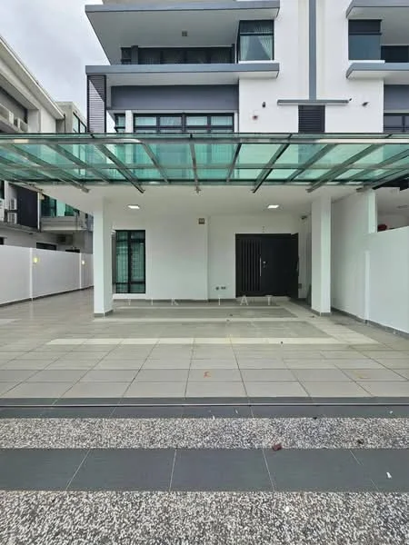 Exterior type: linked terrace house; features: glass canopy over car porch, tiled flooring in car porch, white painted facade, black front door, large windows with black frames, manicured landscaping, grey stone-paved walkway, white boundary wall, modern architectural design; style: modern.