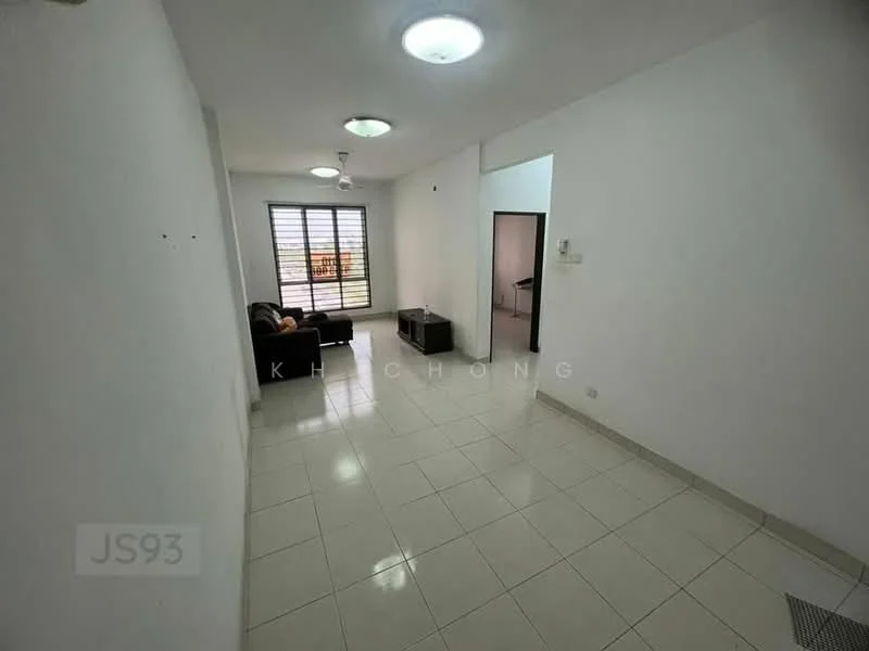 Living features: white painted walls, ceramic tile flooring, recessed downlights, 5-blade ceiling fan, large window with grid pattern, sofa in dark color, coffee table, TV console, open layout; style: modern.