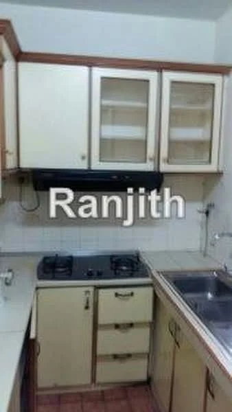 Kitchen features: laminate countertop, cream cabinetry, glass-front upper cabinets, stainless-steel sink, chrome pull-down faucet, 4-burner gas hob, built-in range hood, white tiled backsplash, tile flooring, wood trim, wall-mounted cabinets; style: traditional.