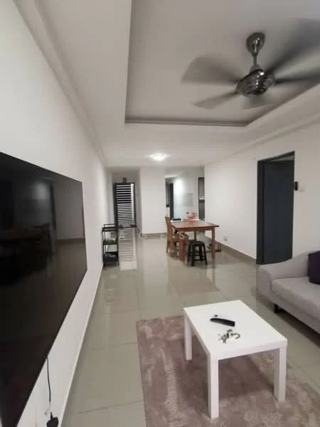 Living features: white painted walls, tray ceiling, recessed downlights, 5-blade ceiling fan, polished ceramic tile flooring, wall-mounted TV, sofa in grey, coffee table, area rug, dining table with chairs, open layout to adjacent room; style: modern.