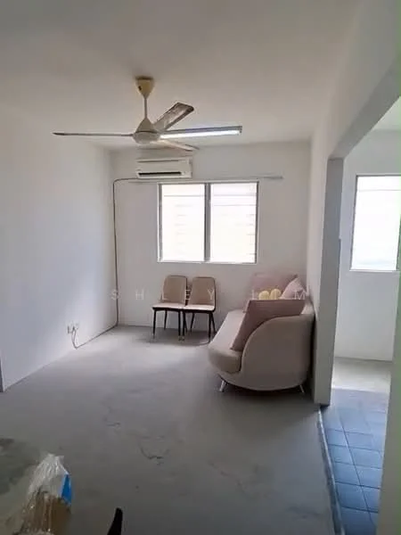 Living features: white painted walls, concrete flooring, 5-blade ceiling fan, 1 wall-mounted split AC, 2-seater fabric sofa in light color, 2 dining chairs, floor-to-ceiling windows, natural light from windows; style: minimalist.