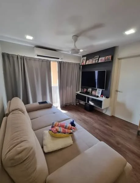 Living features: 3-seater fabric sofa in beige, ceiling fan, wall-mounted TV, TV console, curtains in grey, wooden flooring, decorative wall with family photos, sliding glass door, natural light from window, area rug, light fixtures in ceiling; style: modern.