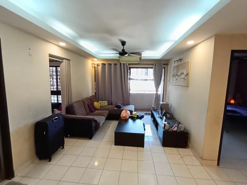 Living features: 3-seater fabric sofa in beige, coffee table, wall-mounted TV, TV console, ceiling fan, recessed LED downlights, white painted walls, tile flooring, curtains, window with grid pattern; style: modern.