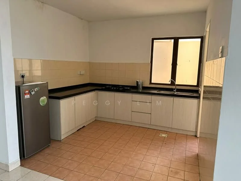 Kitchen features: black countertop, light wood cabinetry, stainless-steel fridge, single-bowl stainless-steel sink, chrome pull-down faucet, tile backsplash, cream tiled walls, terracotta tile flooring, window with wooden frame, built-in oven, cooking hob; style: modern.