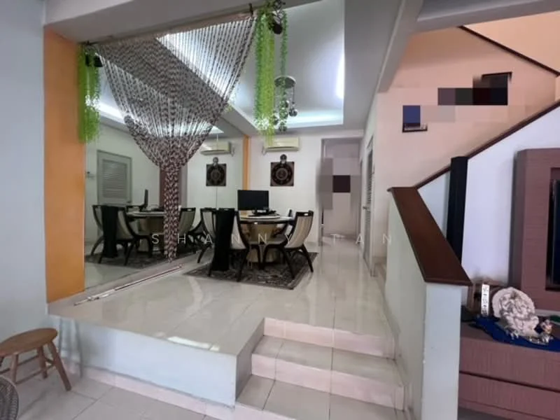Living features: white painted walls, marble tile flooring, recessed downlights, 5-blade ceiling fan, dining table with 6 chairs, TV console, wall-mounted TV, decorative plants, area rug with geometric pattern, open layout, staircase with wooden railing; style: modern.