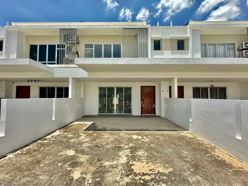 Exterior type: linked terrace house; features: white painted facade, flat roof, 2-storey building, manicured lawn, driveway with interlocking pavers, large windows, double-volume main entrance, security grills on windows, outdoor space in front, surrounded by greenery; style: modern.