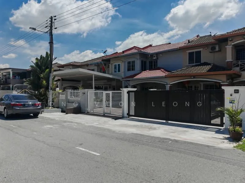 Exterior type: linked terrace house; features: two-storey linked terrace house, white painted facade, red tiled roof, black metal gate, paved driveway, manicured front garden, car parked in driveway, surrounded by residential area, street view with power lines, front porch area; style: modern.