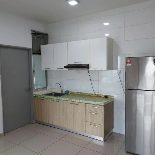 Kitchen features: white upper cabinets, wood lower cabinets, green granite countertop, stainless-steel sink, chrome pull-down faucet, built-in range hood, stainless-steel fridge, white tiled backsplash, ceramic tile flooring, recessed LED downlights; style: modern.