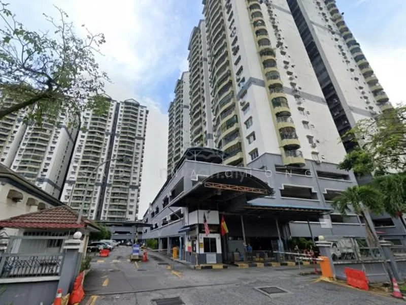 Exterior type: high-rise condominium; features: glass curtain wall, projecting balconies, guard house at entrance, covered parking, double-volume main lobby, surrounded by mature greenery; style: modern.