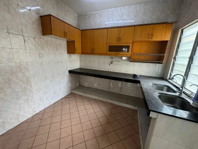 Kitchen features: brown wooden cabinetry, black granite countertop, double-bowl stainless-steel sink, chrome pull-down faucet, tile backsplash, cream tiled walls, beige ceramic tile flooring, window with horizontal blinds.