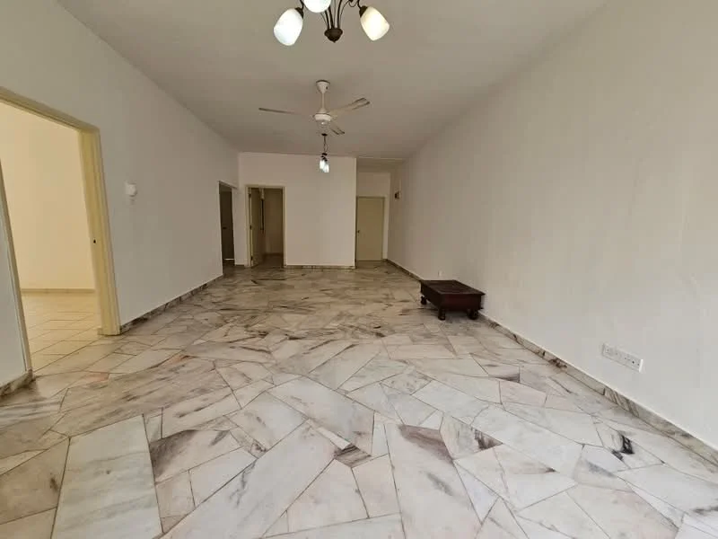 Living features: marble tile flooring, white painted walls, ceiling fan, 3-blade ceiling fan, single light fixture with multiple bulbs, open layout, doorway leading to other rooms, large windows for natural light.