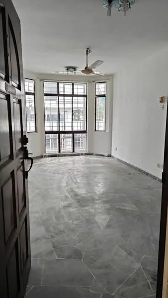 Living features: marble flooring, white painted walls, 5-blade ceiling fan, floor-to-ceiling windows, multiple window panes, door with wooden frame, corner windows, light fixture on ceiling; style: modern.