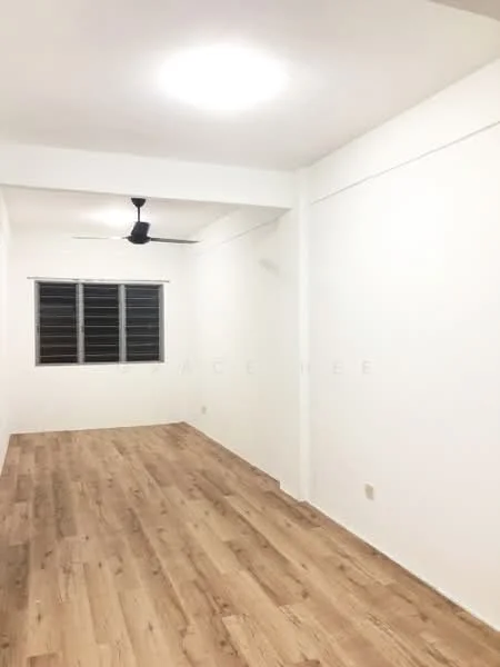Room features: white painted walls, laminate flooring, ceiling fan, window with horizontal slats, recessed ceiling light; style: modern.