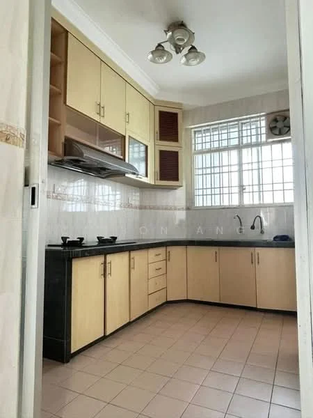 Kitchen features: black granite countertop, wood cabinetry in light brown, stainless-steel range hood, 2-burner gas hob, double-bowl stainless-steel sink, chrome pull-down faucet, tile backsplash, window with grid pattern, light fixture with multiple bulbs, ceramic tile flooring; style: modern.
