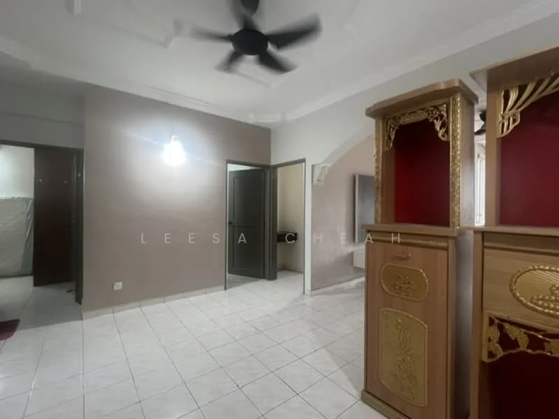 Room features: white tiled flooring, light brown painted walls, ceiling with crown moulding, 5-blade ceiling fan, arched doorway, wooden cabinets with decorative elements, wall-mounted light fixture; style: modern.