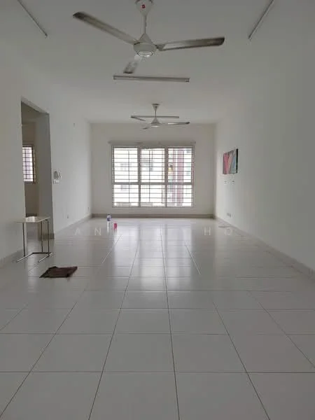 Living features: white painted walls, white tiled flooring, 3-blade ceiling fan, large windows with horizontal blinds, area rug, wall-mounted artwork, open layout, natural light; style: modern.