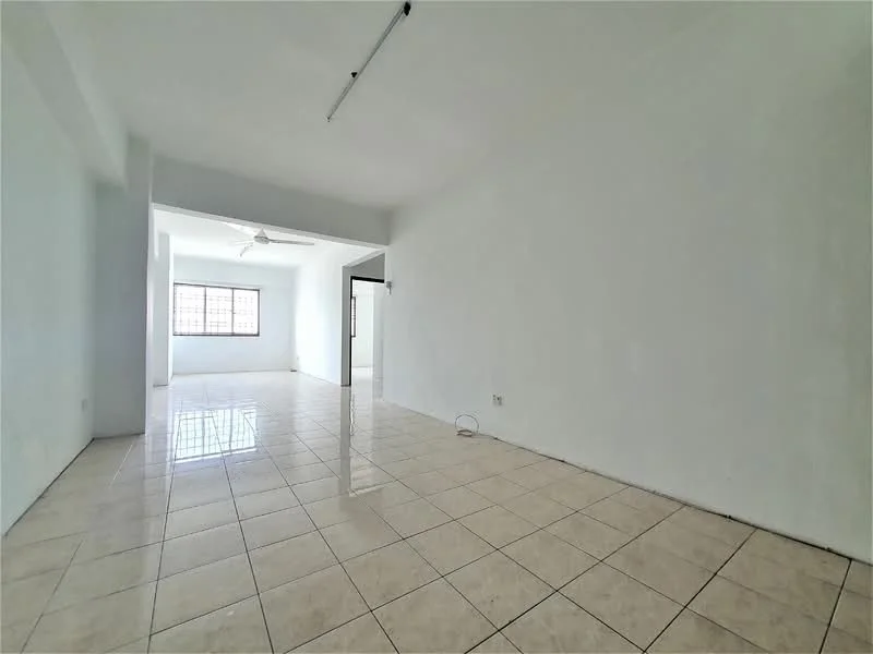 Living features: white painted walls, glossy ceramic tile flooring, ceiling fan, large windows, natural light, open layout, neutral color scheme, no visible furniture; style: minimalist.