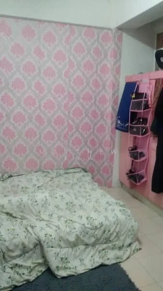 Bedroom features: pink floral wallpaper, cream tiled flooring, queen-size bed with floral bedding, hanging shoe organizer, clothing rack, decorative wall shelf.