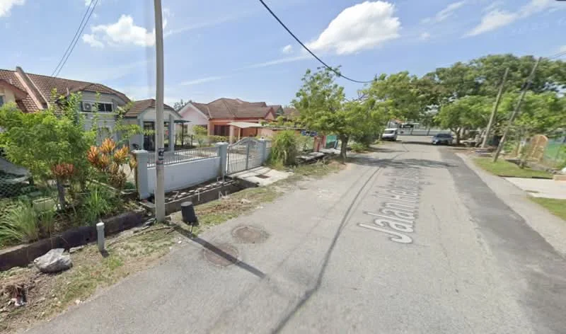 Exterior type: linked terrace house; features: single-storey houses, manicured lawns, mature trees, paved walkway, street with visible road name, front yard fencing, driveways, residential neighborhood, surrounded by greenery; style: modern.
