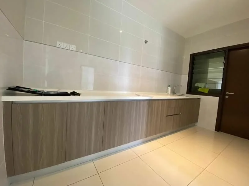 Kitchen features: white tiled walls, light grey wall tiles, laminate cabinetry in wood finish, white countertop, single-bowl stainless-steel sink, chrome pull-down faucet, built-in electrical outlets, large window with horizontal slats, ceramic tile flooring; style: modern.