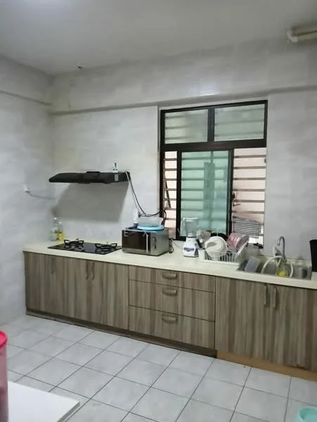 Kitchen features: laminate cabinetry in wood finish, white countertop, double-bowl stainless-steel sink, chrome pull-down faucet, built-in gas hob with two burners, exhaust hood, microwave, dish rack, window with horizontal slats, ceramic tile flooring, white tiled walls, kitchen utensils visible; style: modern.
