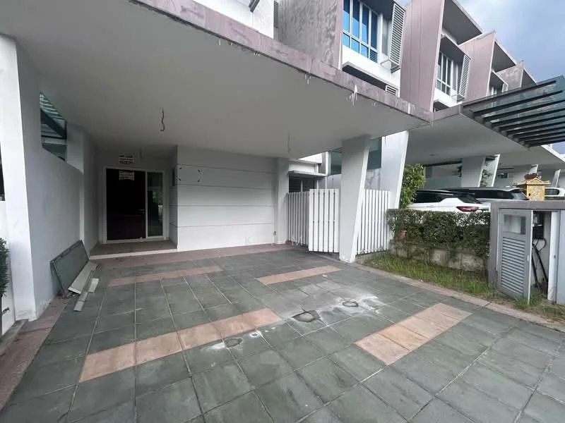 Exterior type: linked terrace house; features: paved driveway, covered car porch, white picket fence, landscaped garden, grey tiled flooring, entrance with door, exposed concrete walls, modern architectural design; style: modern.