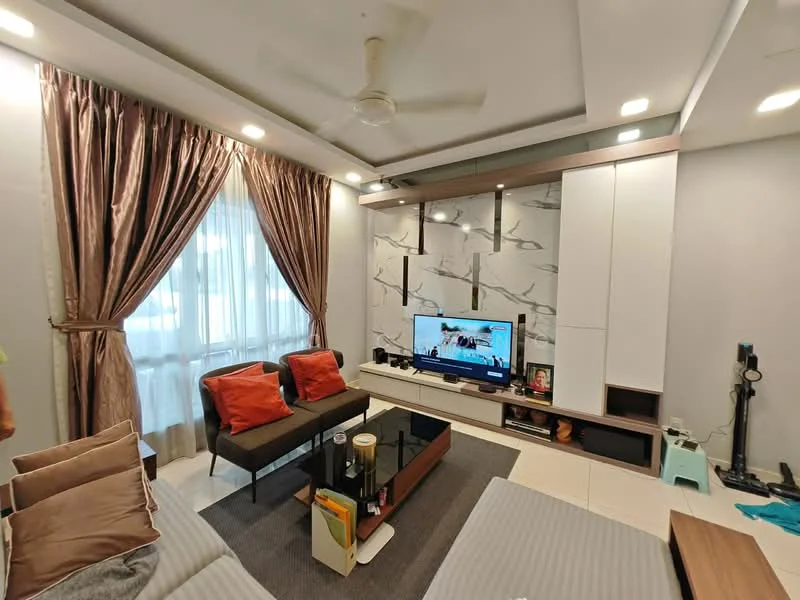 Living features: sofa with cushions, 2 armchairs with orange cushions, coffee table, wall-mounted TV, TV console, decorative wall with patterned panel, floor-to-ceiling windows with sheer curtains, recessed ceiling lights, ceiling fan, area rug, wooden flooring, built-in cabinetry; style: modern.