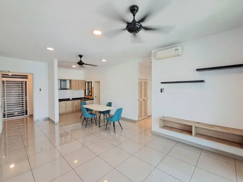 Living features: white painted walls, glossy ceramic tile flooring, recessed downlights, 2-blade ceiling fan, wall-mounted air conditioning unit, dining table with 4 chairs, open layout, built-in shelving unit, sliding glass door, kitchen area visible in background; style: modern.