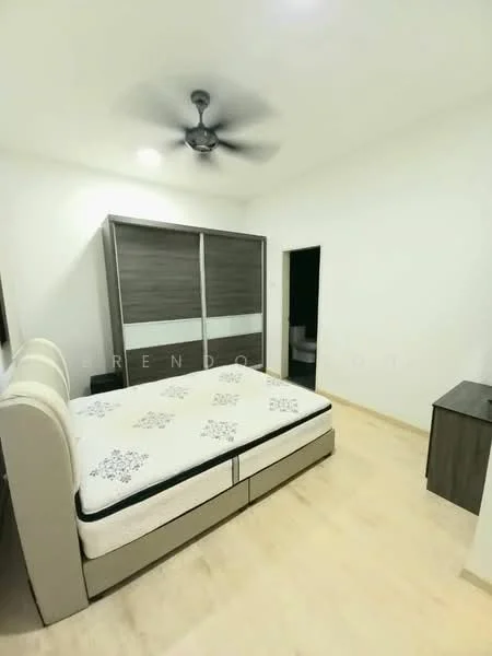 Bedroom features: queen-size bed, upholstered headboard, ceiling fan, wooden flooring, built-in wardrobe with sliding doors, nightstand, neutral wall color, minimalist decor; style: modern.