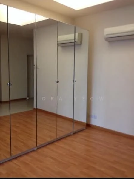 Room features: laminate flooring, white painted walls, built-in mirrored wardrobe, 1 wall-mounted split AC, recessed ceiling lights; style: modern.