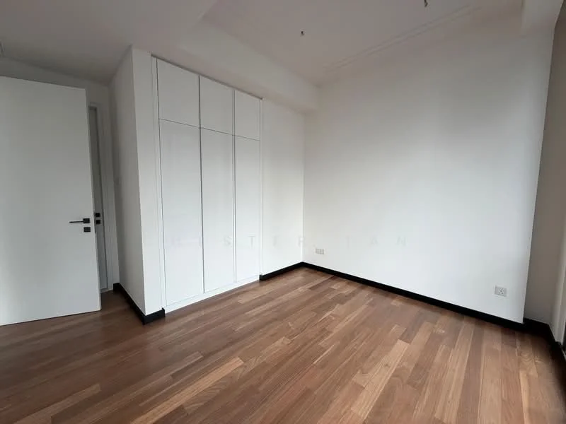 Room features: white painted walls, wooden flooring, built-in wardrobe with sliding doors, black skirting, ceiling with recessed lighting; style: modern.