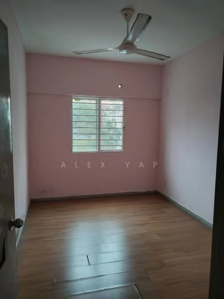 Room features: pink painted walls, laminate flooring, 5-blade ceiling fan, window with grille, natural light from window.