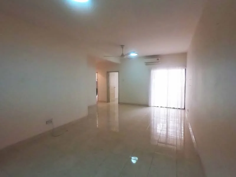 Living features: white painted walls, glossy ceramic tile flooring, ceiling fan, sliding glass door, sheer curtains, air conditioning unit, recessed lighting; style: modern.