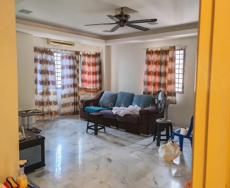 Living features: 3-seater fabric sofa in grey, ceiling fan with light, marble flooring, floor-to-ceiling windows, curtains with geometric pattern, TV console, coffee table, area rug, decorative wall clock; style: modern.