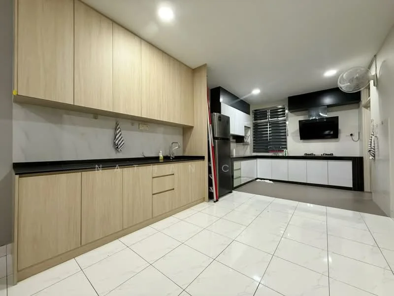 Kitchen features: light wood cabinetry, black granite countertop, white marble tile flooring, stainless-steel fridge, built-in oven, 4-burner gas hob, wall-mounted TV, window with blinds, recessed downlights, kitchen sink, dishwasher, open shelving, grey accent wall; style: modern.