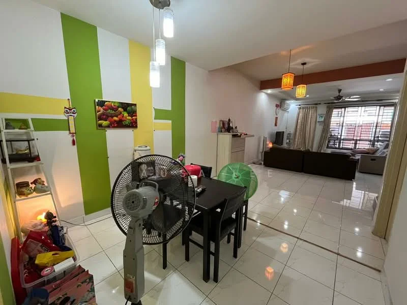 Living features: white painted walls, green accent wall, marble tile flooring, recessed downlights, pendant light, 3-seater fabric sofa in brown, coffee table, TV console, wall-mounted TV, decorative wall art, ceiling fan, open shelving, dining table with 4 chairs, standing fan; style: modern.