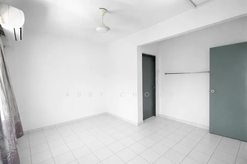 Room features: white painted walls, tile flooring, ceiling fan, 1 wall-mounted split AC, door with handle, hanging rod, window with sheer curtains; style: minimalist.