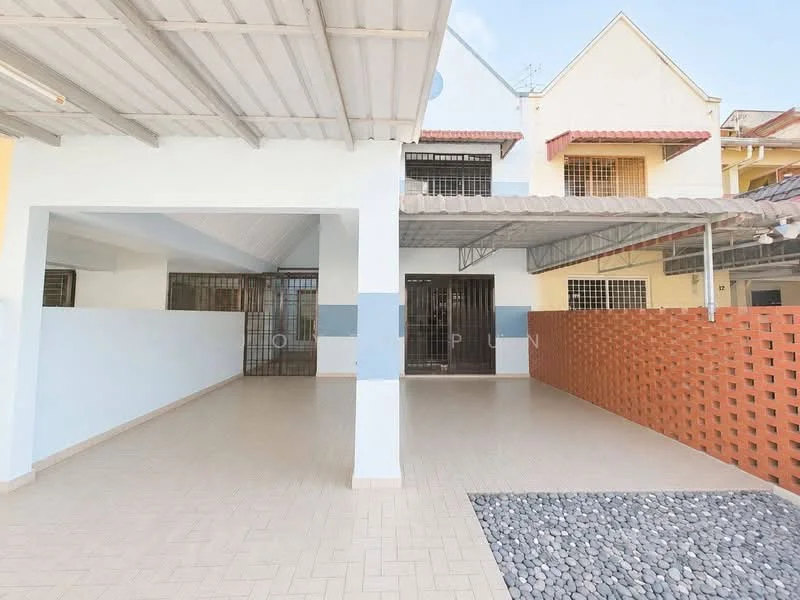Exterior type: linked terrace house; features: covered car porch, exposed brick wall, paved flooring, white painted facade, metal roof, gravel landscaping, security grilles on doors, open outdoor space; style: modern.