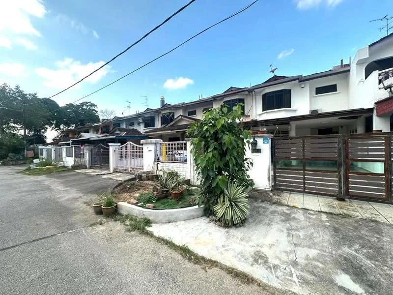 Exterior type: linked terrace house; features: white painted facade, gated entrance, paved walkway, front garden with plants, multiple storeys, balconies on upper floors, visible roof overhangs, street view, surrounded by greenery; style: modern.
