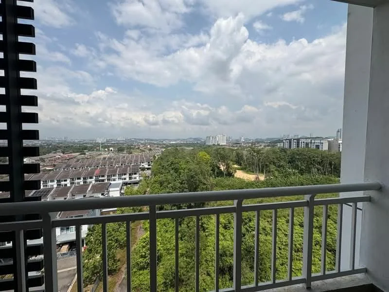 Room view: city.