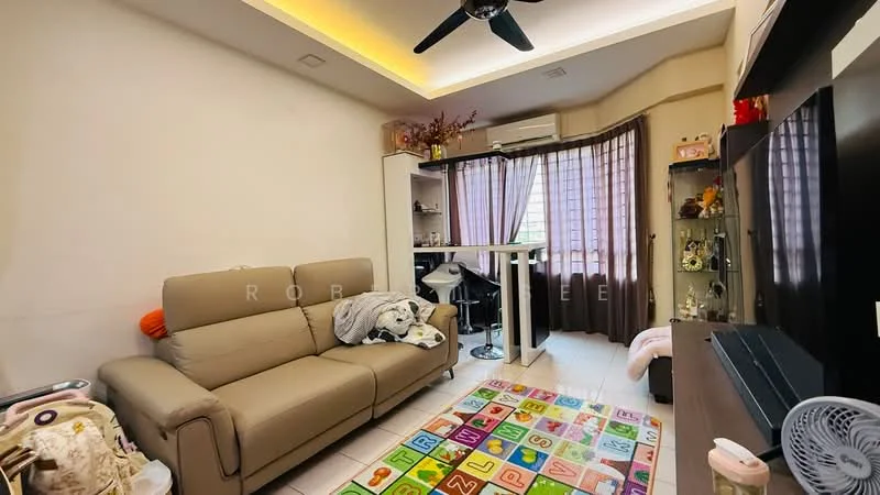 Living features: 3-seater leather sofa in beige, colorful area rug with alphabet pattern, wall-mounted TV, TV console, floor-to-ceiling windows with sheer curtains, ceiling fan with light, recessed lighting, decorative shelving unit, small dining table, air conditioning unit; style: modern.